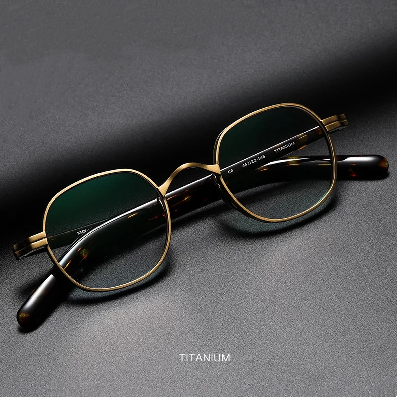 Japanese Retro Classic Small Square Frame Pure Titanium  eyeglasses for man and woman eyewear  Design as KameManNen KMN131