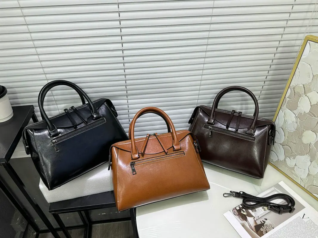 

Leather mother Handbag messenger bag female 2025 new Mother's Day women send middle-aged and elderly cowhide soft shoulder bag