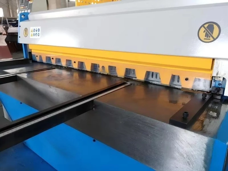 High-Speed SuperTech QH11D Series Automatic Precision Mechanical Guillotine Shears for Heavy-Duty Metal Cutting