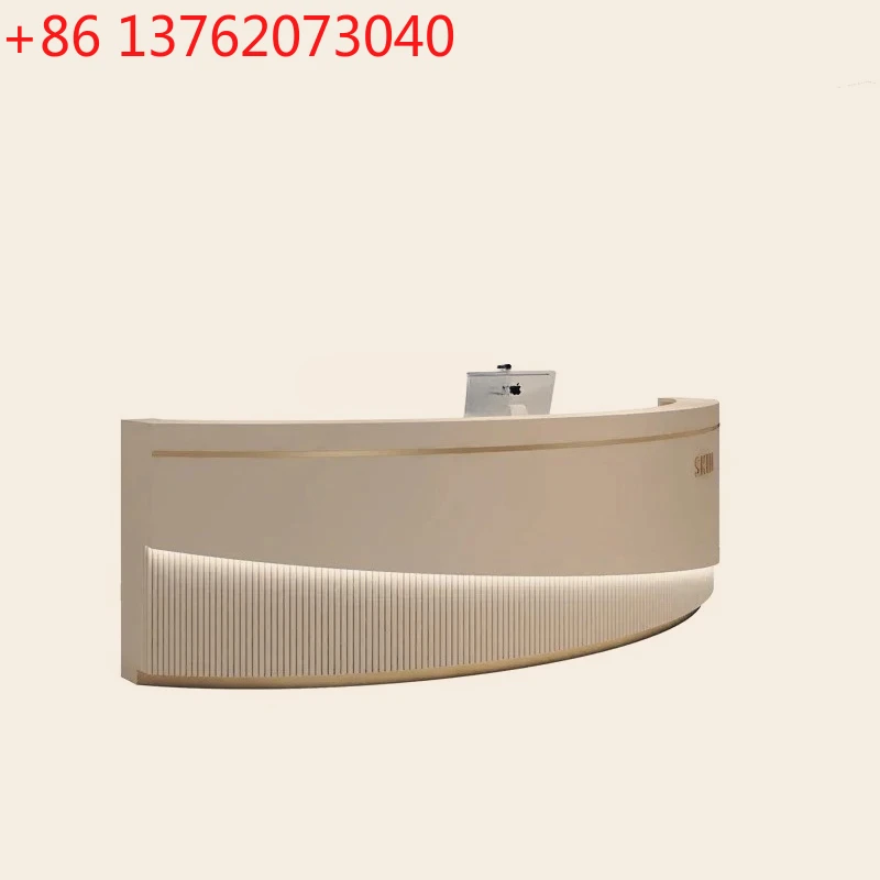 

Легкая роскошная изогнутая касса. Простой магазин модной одежды. Салон красоты. Стойка регистрации. Краска. Парикмахерская. Бар.