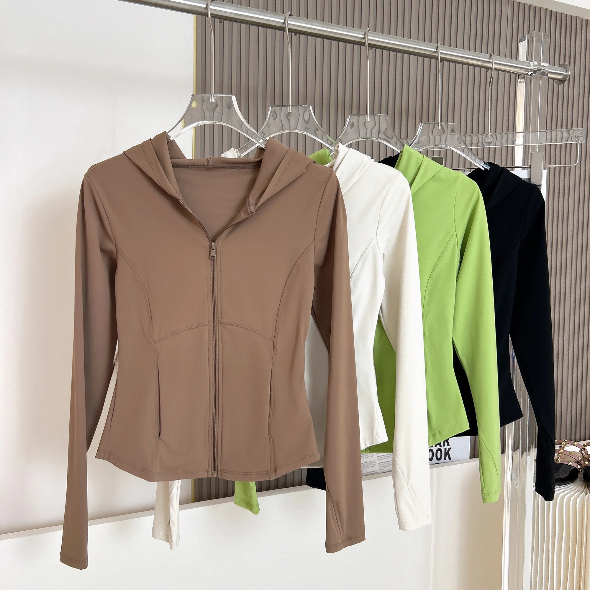 

Женская облегающая спортивная куртка с капюшоном для бега и тренировок на открытом воздухе, верхняя одежда из нейлона и спандекса