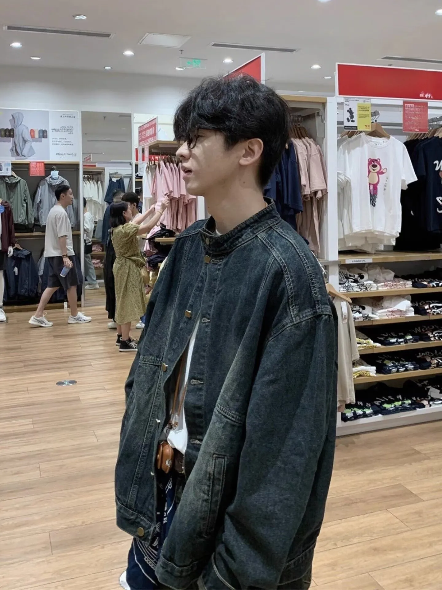 

Винтажная джинсовая куртка для мужчин с градиентным дизайном, повседневная рабочая одежда, свободный крой, длинный рукав, молодежная, однотонная, осенняя куртка