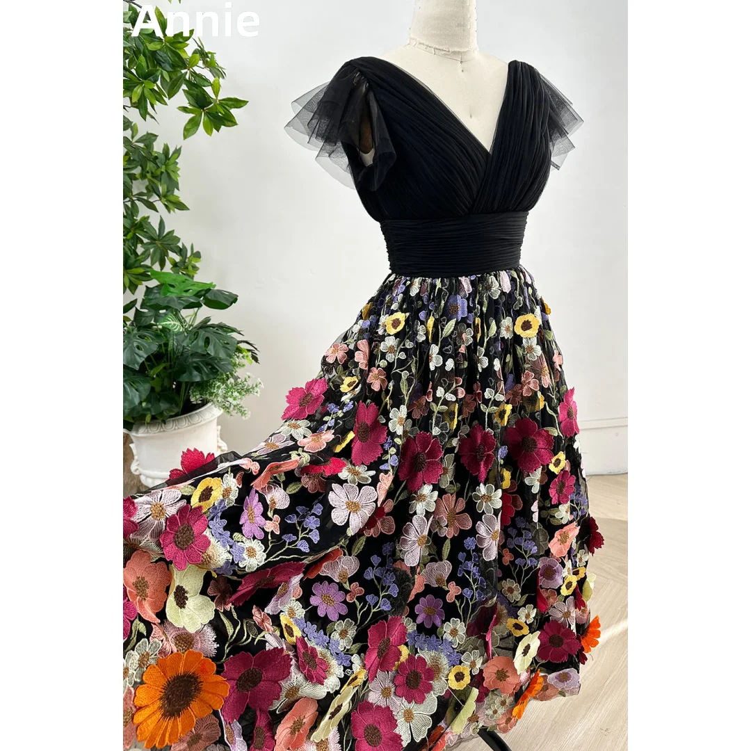 

Annie V-neck Black Tulle Prom Dresses Embroidery 3D Flowers Evening Dresses Tulle Short Cocktail Dresses Vestidos De Fiesta