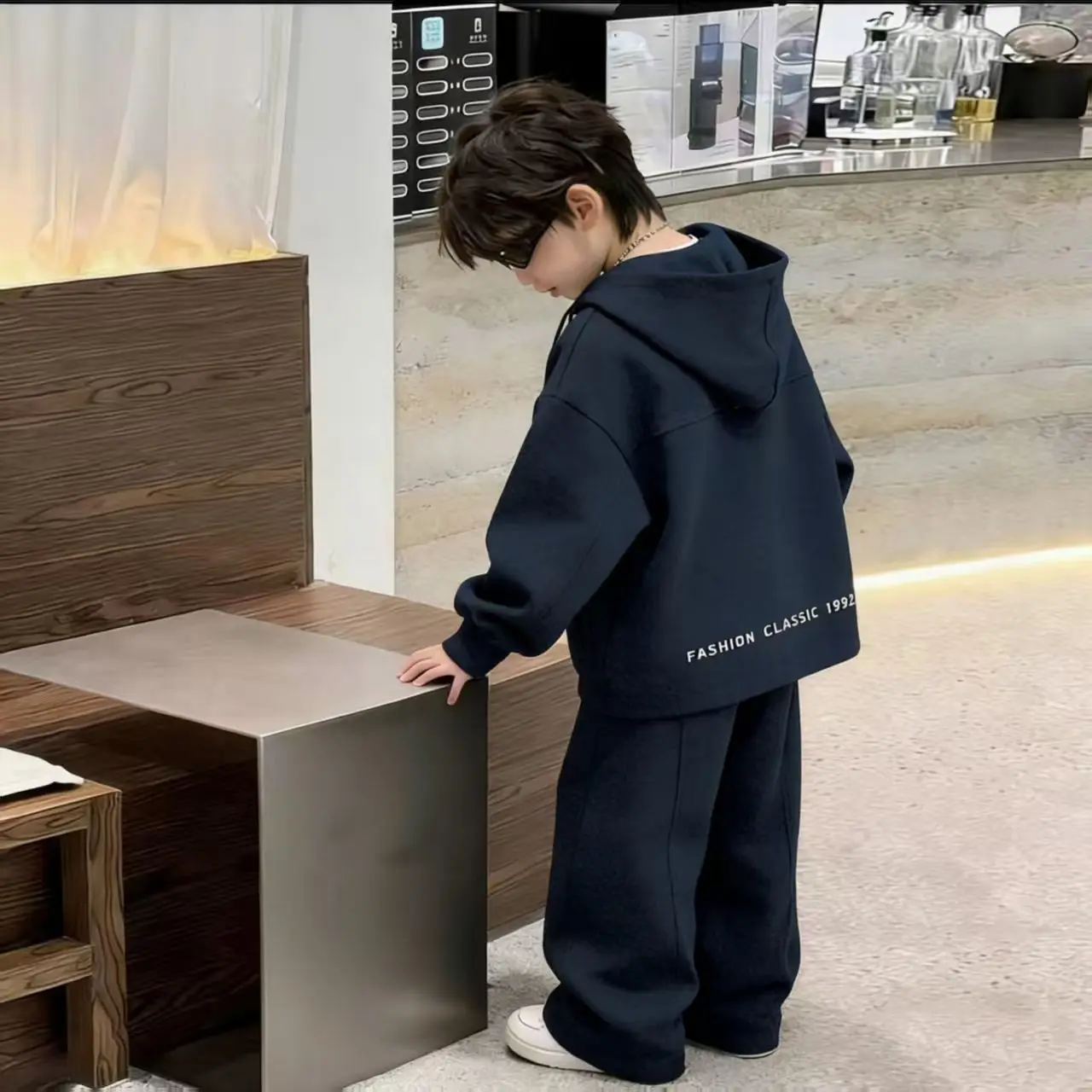 

Trendy Cool Hooded Sweatshirt For Autumn And Winter 2026 Boys' Casual And Plush Thick Children's Stylish Top And Pants