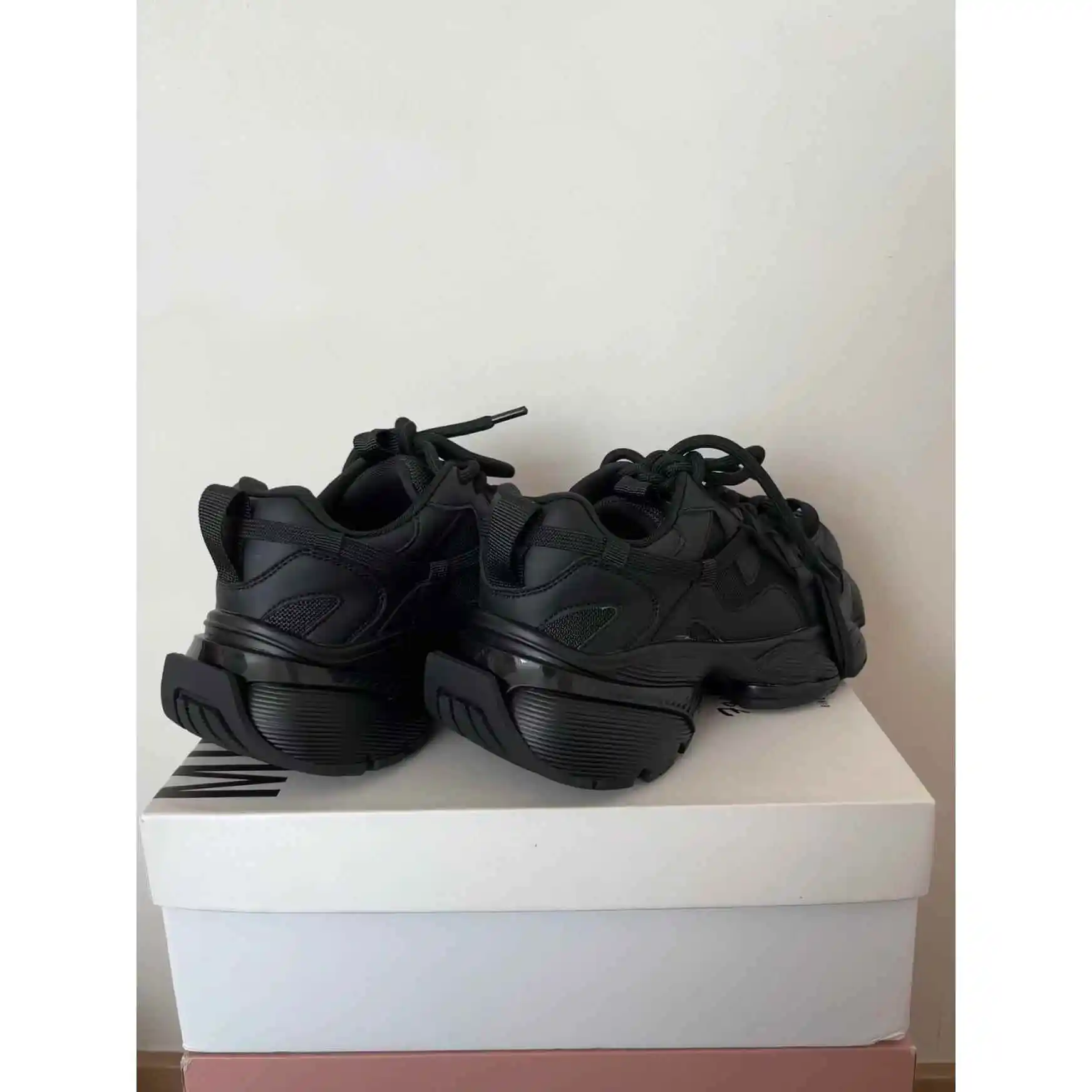 repose-pieds-height-ing-bla-samurai-parfaits-pour-l'hiver-confortables-pour-une-utilisation-a-la-maison-faciles-a-mettre-et-a-enlever