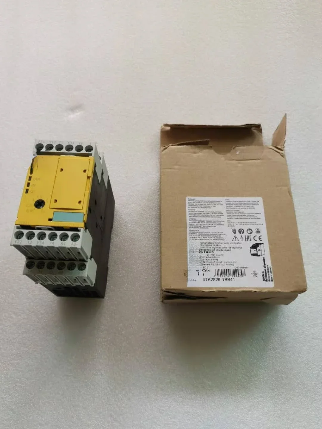 3TK2826-1BB41  Safety Relay