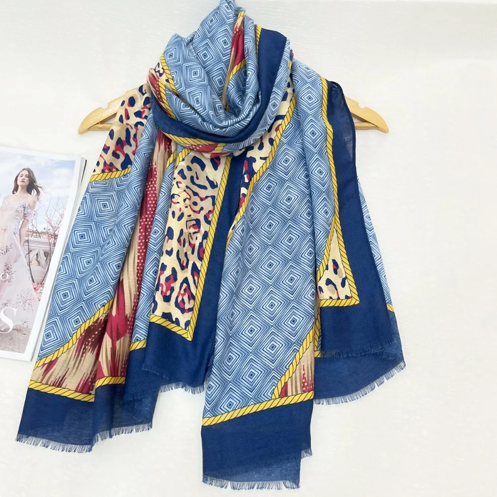 

Модный женский шарф с принтом из хлопка и льна, теплый, с цветочным узором, легкий, универсальный, шелковый платок для женщин