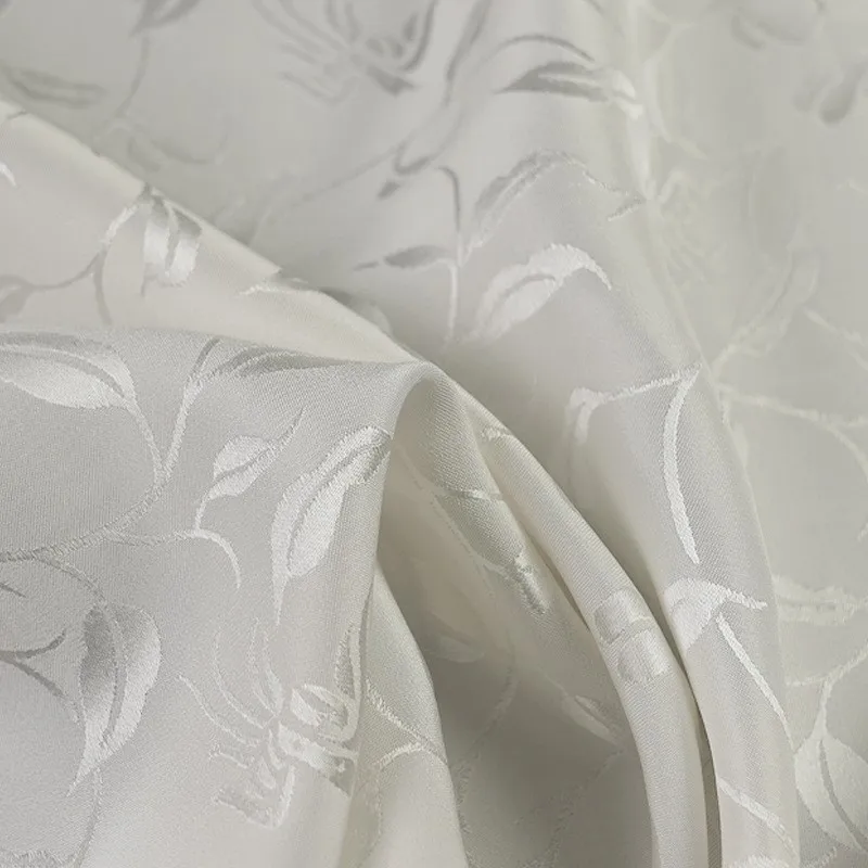 White silk pure new Chinese-style Hanfu cheongsam and waistcoat fabric view 4