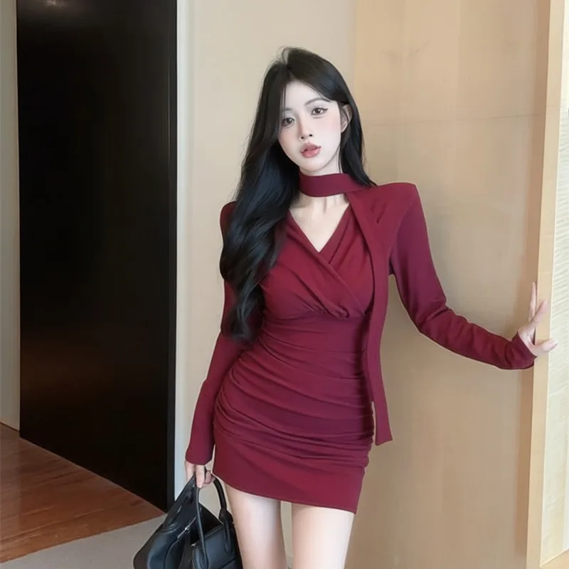 

Весна-Осень Pure Desire Sle V-Ne oulder Pad Slim Fit Waist Cinched Sa Сексуальное покрытие для ягодиц Плиссированные пряные девушки Dr