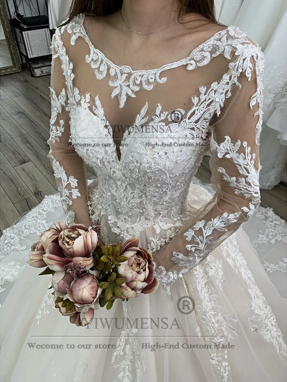 럭셔리 스팽글 튤 아플리케 웨딩 드레스 스쿱 넥 긴 소매 레이스 아플리케 신부 드레스 공식 파티 드레스