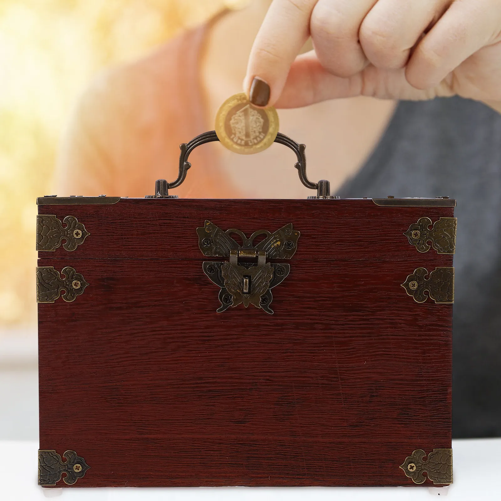 Vintage Wood Coin Bank Retro Money Jar Lock Lid Space Saving Desktop Decoration for Kids Adults Gift Wooden Treasure