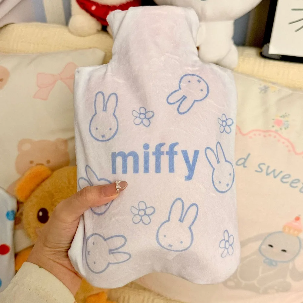 La bolsa de agua caliente de felpa Miffy se puede llenar con agua Es una bolsa de agua caliente de felpa cálida para dormitorios y hogares, un regalo de festival