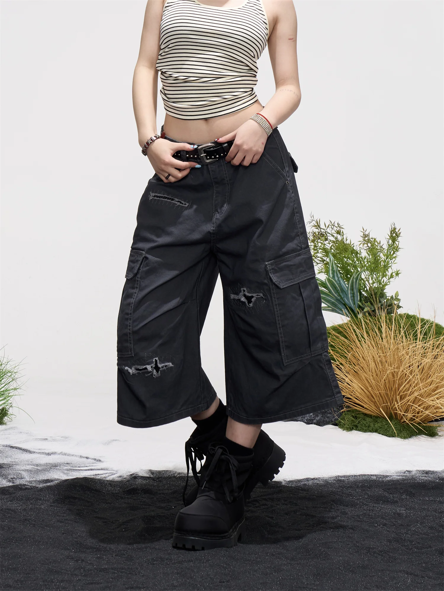 American Style Retro Hole Work Pants Women Summer 2026 Multi Pocket Loose Wide Leg Straight Seven Foot Cotton Casual Trousers