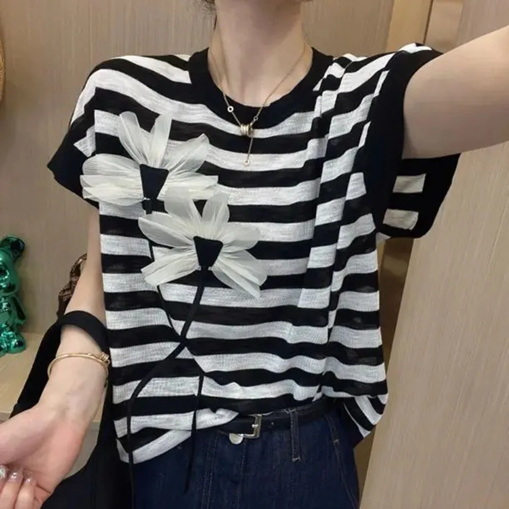 Summer Design Sense Stripe Knitted T-Shirt Women Short Sleeve Tops With 3D Flower Female Clothes Casual Loose Knitwear Tees Lady