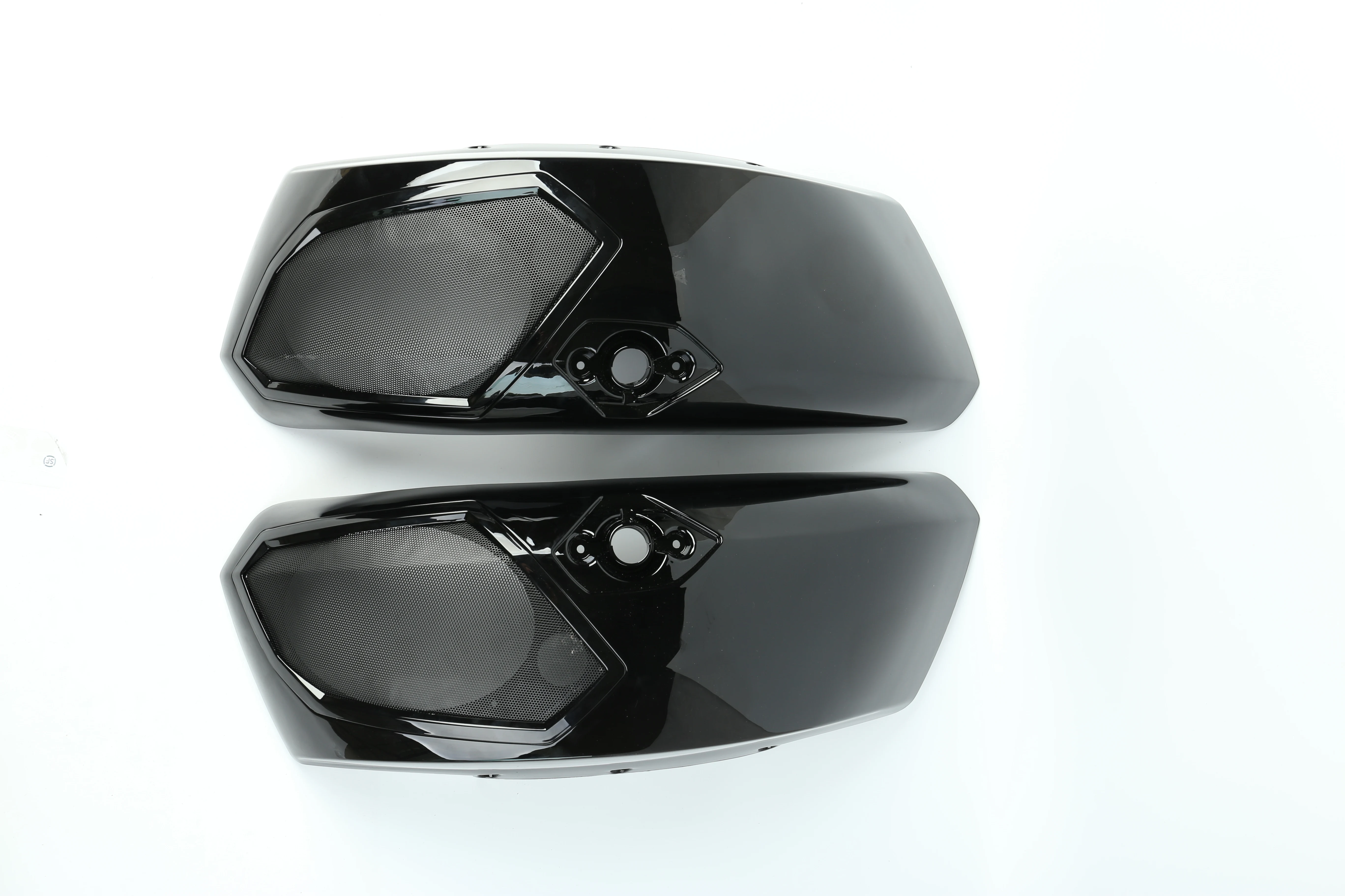 อุปกรณ์เสริมรถจักรยานยนต์สีดําสําหรับ 2011-2015 Harley Victory Cross Country Saddlebags เสียงฝาปิดย่างแทรก