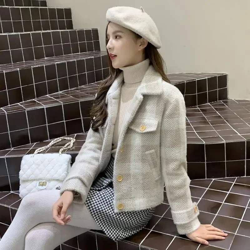 Winter Coat for Women 2024 Outerwear Fashion Plaid Tweed Jacket Woman Short Padded Very Warm Cold Heavy Clothing Cropped Clothes