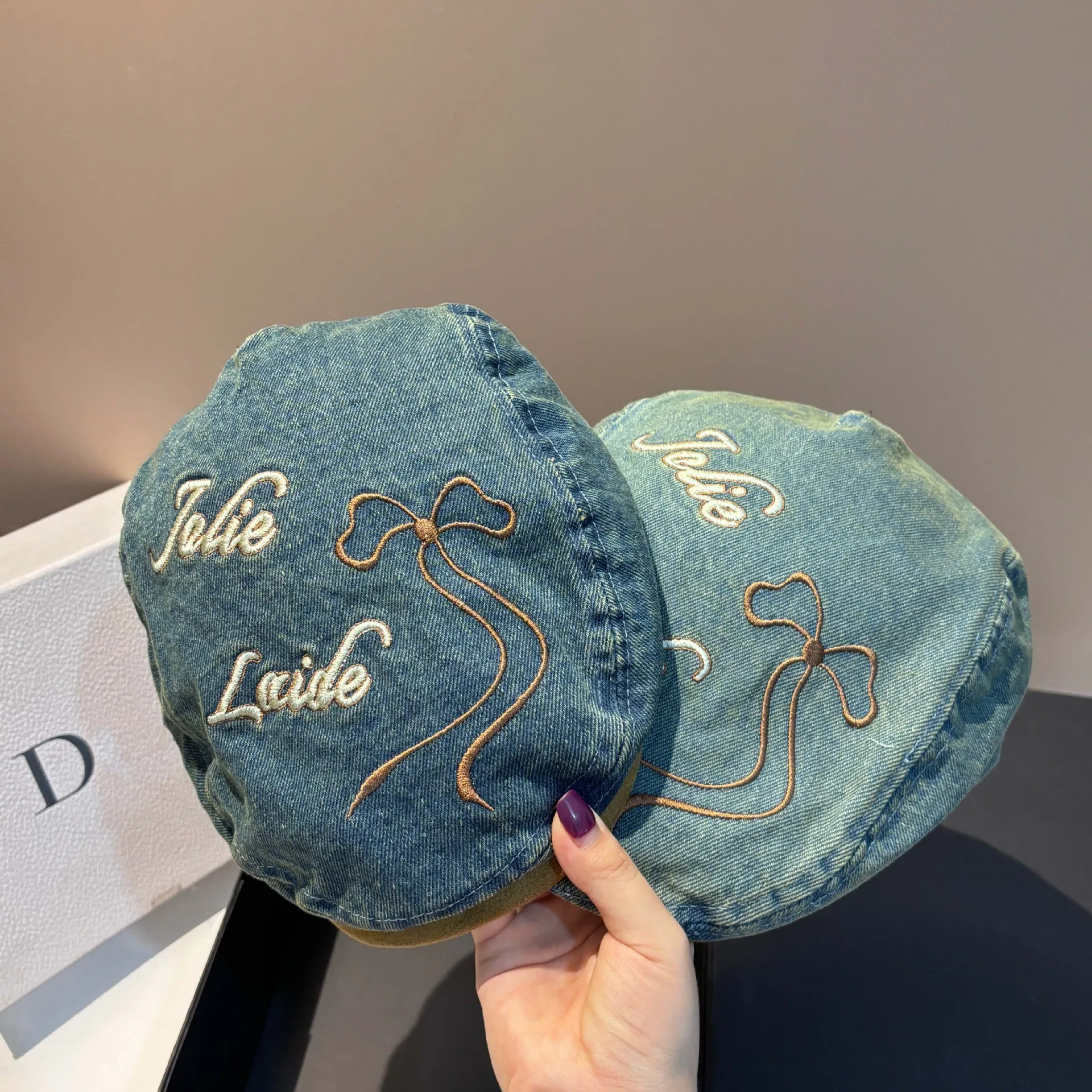 

Autumn new embroidered bow cap Korean version fashionable versatile light luxury retro denim back hat forward hat