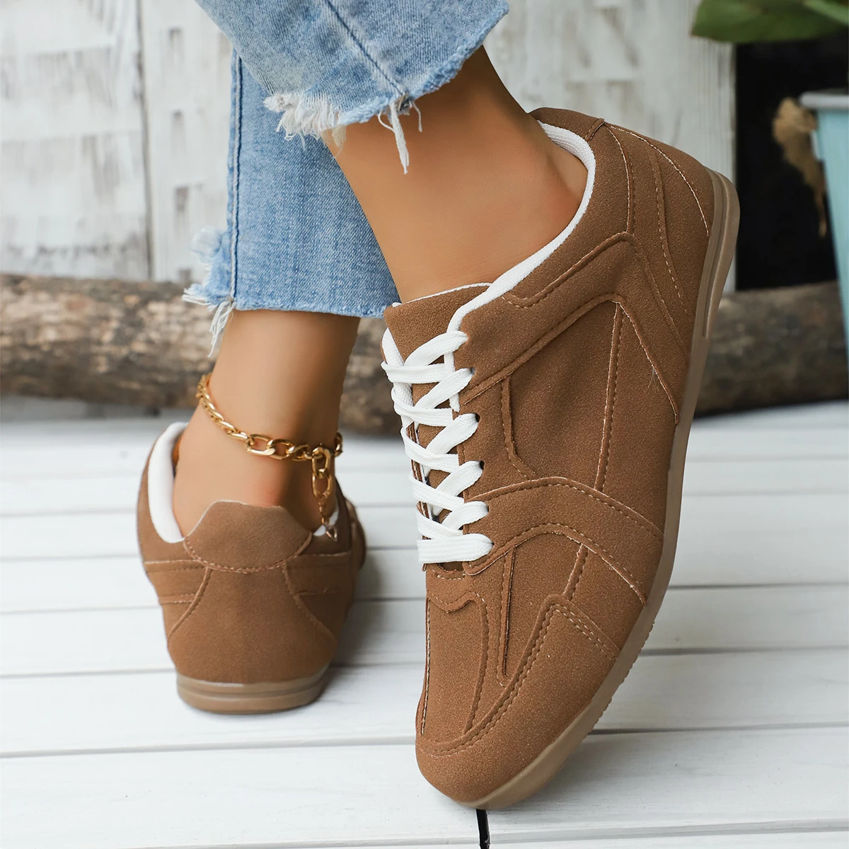 أحذية تدريب ألمانية جديدة لعام 2025 مع زيادة الارتفاع متعدد الاستخدامات ونعل ناعم أحذية رياضية للجري للسيدات