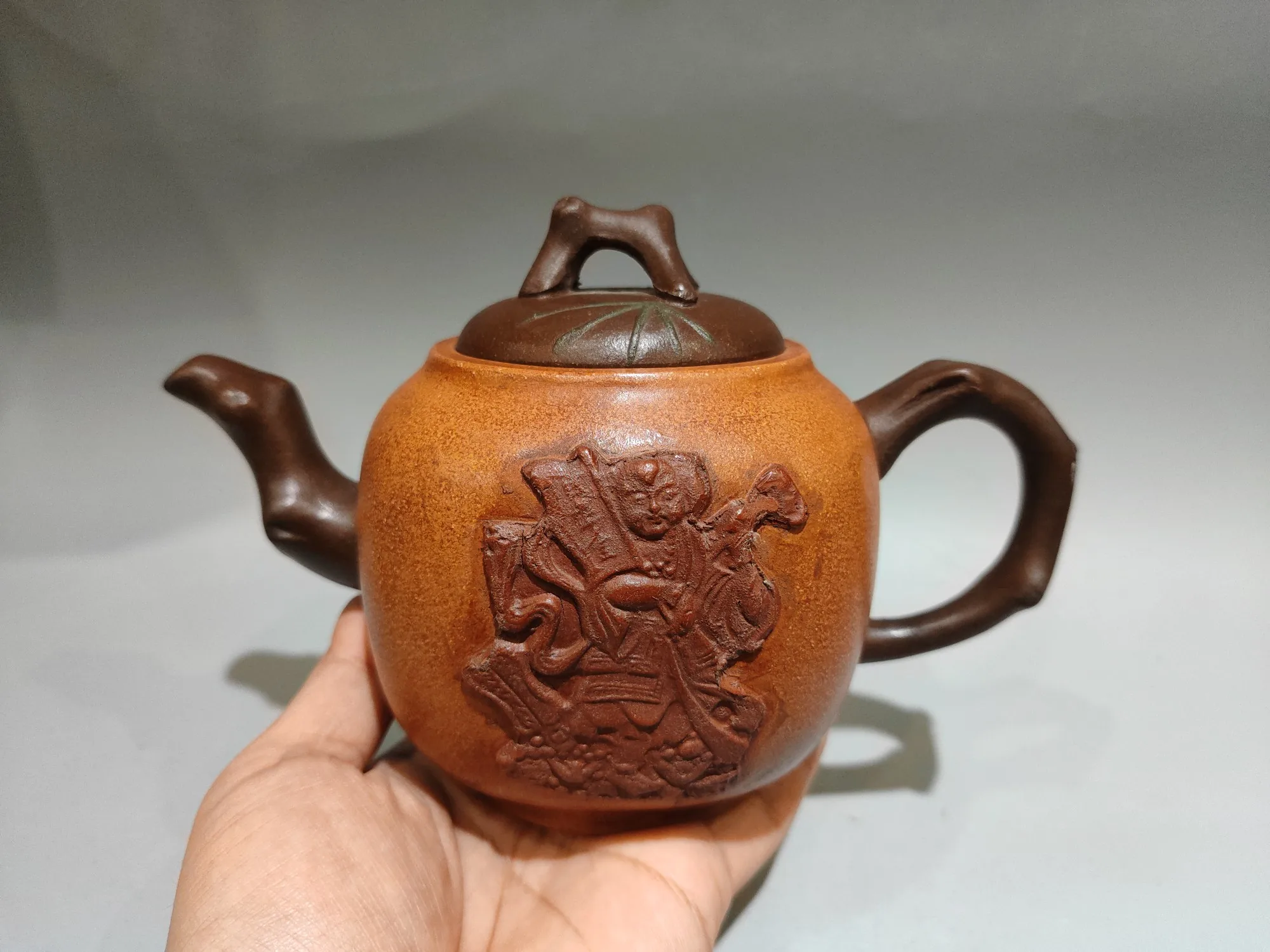 Yixing Purple Clay Pot Sending off a child to the God of Wealth two-color Tree Root Texture Kettle Teapot Flagon Gather fortune