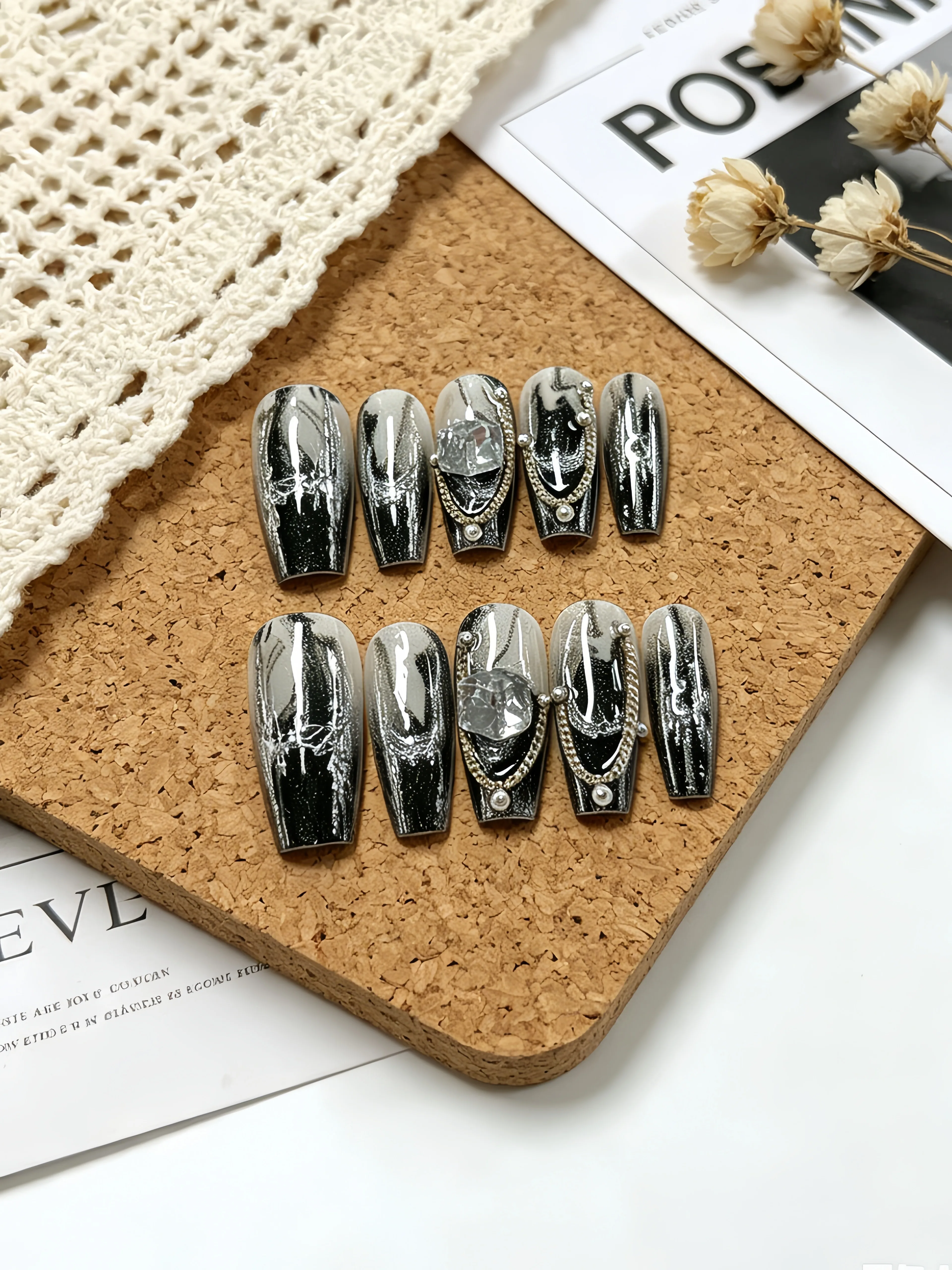 10 Medium-Sized Trapezoidal Pr - đánh giá và giá Luxury Lifestyle Dating