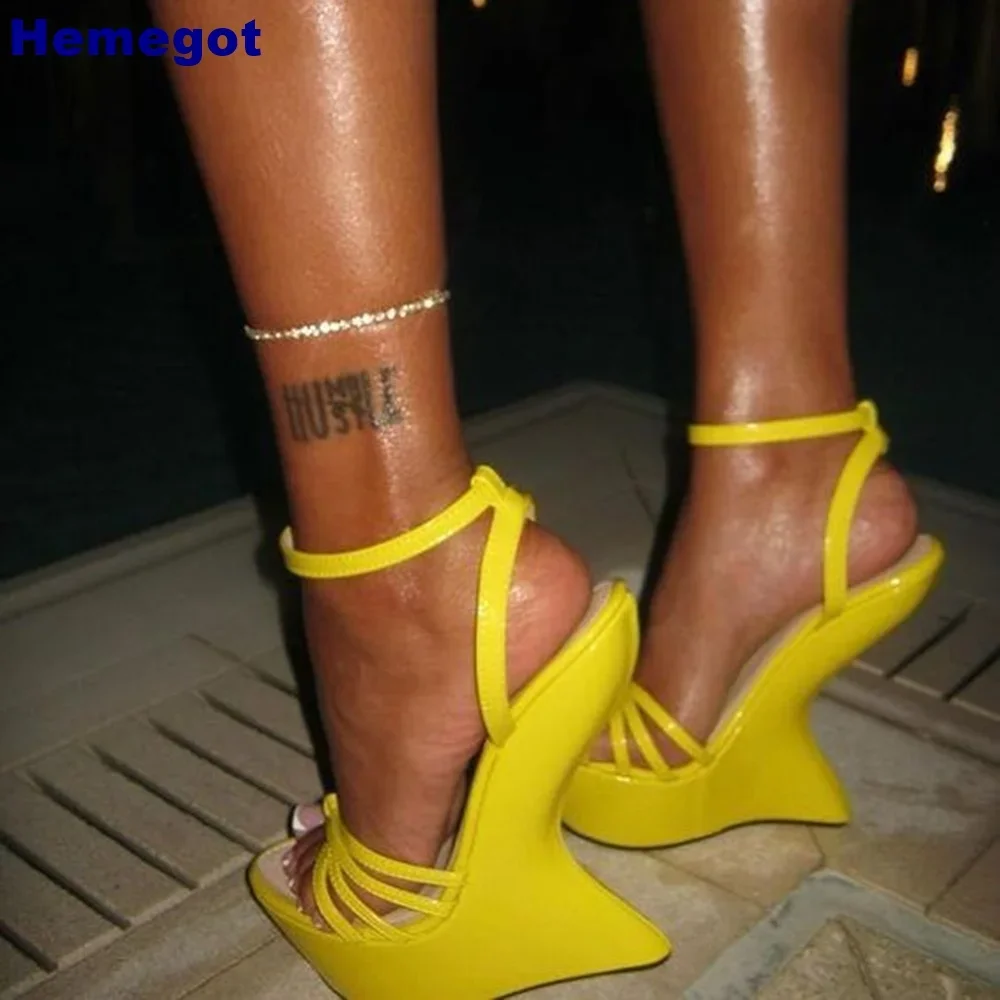 

Platform Open Toe Weird Heel Sandals 2024 Summer New Cross Strap Street Buckle Party Sandal Solid Color Fashion Women Sandals