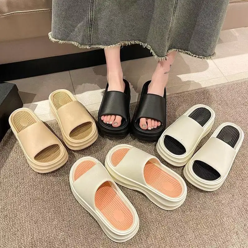 

2025 New Thick Slippers Fashion Soft Home Platform EVA Slippers Women's Non Slip Elevated Heel Beach Flip Flops Summer Sandals