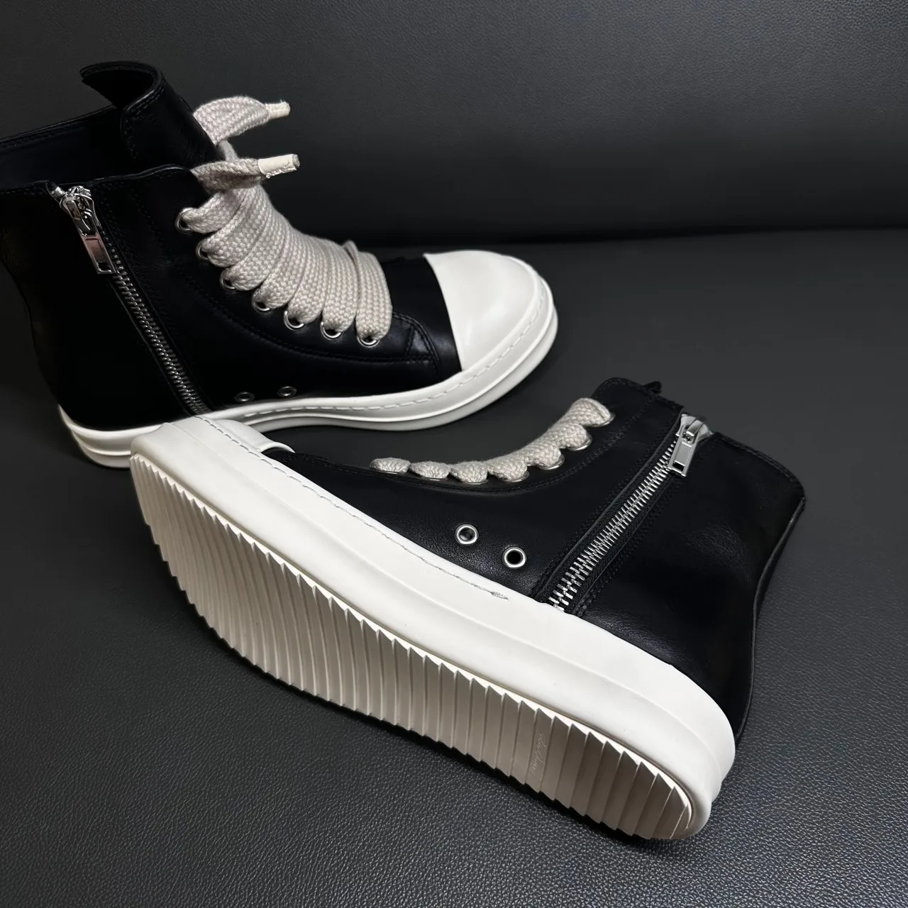 

Brand Men Shoes Casual Sneaker Black Leather Jumbo Shoelace Flat High Top Shoe Male Ankle Boots Women Luxury Designer Sneakers