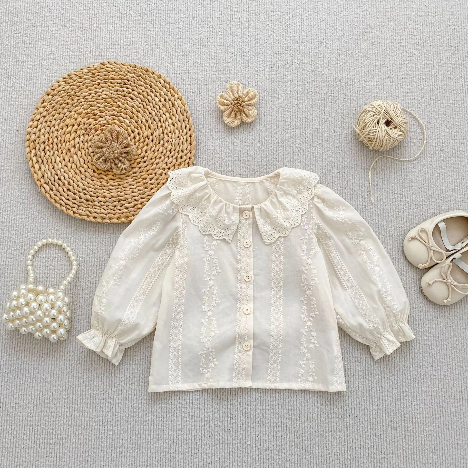Kleinkind Mädchen Spitzenbluse mit Peter-Pan-Kragen, Vintage-Stickerei, Langarm-Rüschenmanschette, Süße Kinder-Oberteile für Frühling und Herbst – Detail 3