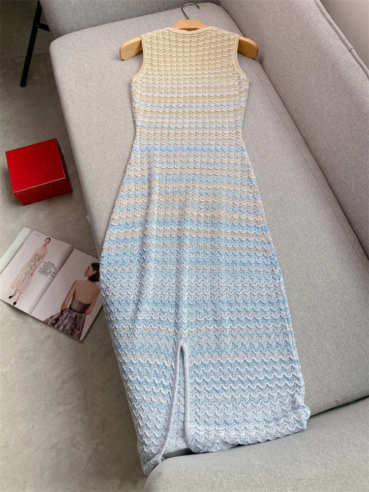 Novedad de verano, vestido de punto a rayas degradadas a la moda para mujer, vestido francés elegante sin mangas con huecos, vestido largo informal para vacaciones