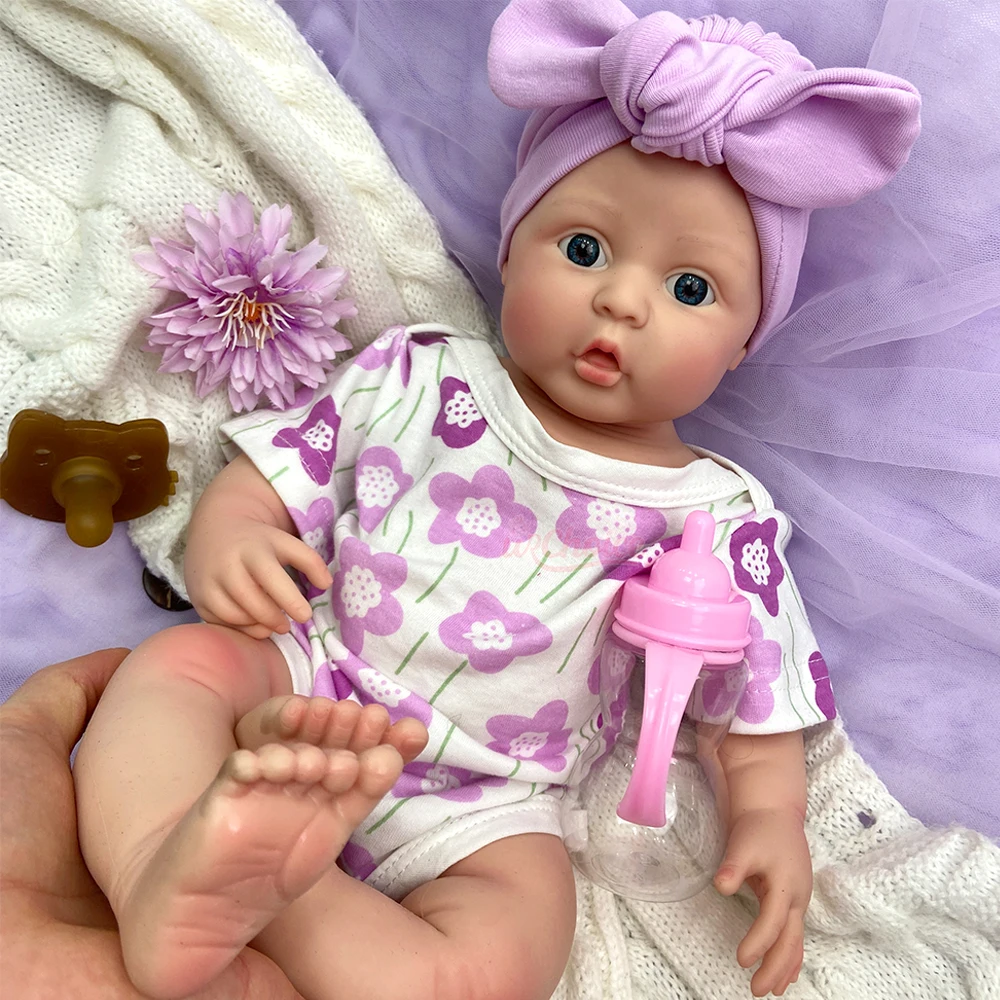 

18-дюймовая реалистичная кукла-реборн из силикона с открытыми голубыми глазами, мягкая на ощупь, с 3D-эффектом кожи, для коллекционирования и детских игр