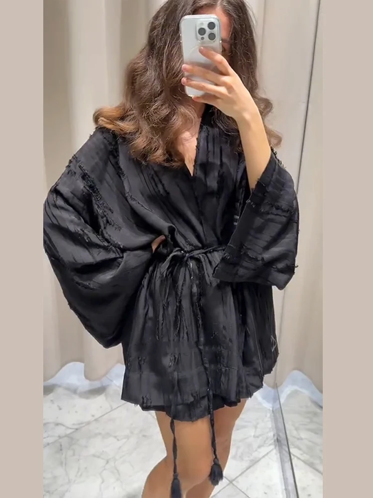 Casual Shirts Shorts Sets Frauen Lace Up V-ausschnitt Langarm Blusen Elastische Taille Kurze Hosen 2025, Herbst Neue Dame Lose Outfits