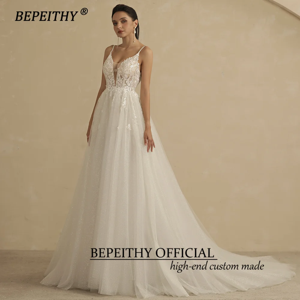 BEPEITHY Aangepaste V-hals Spaghettibandjes Een Lijn Kant Trouwjurken Voor Vrouwen 2024 Glanzend Mouwloze Boho Bridal Party Gown