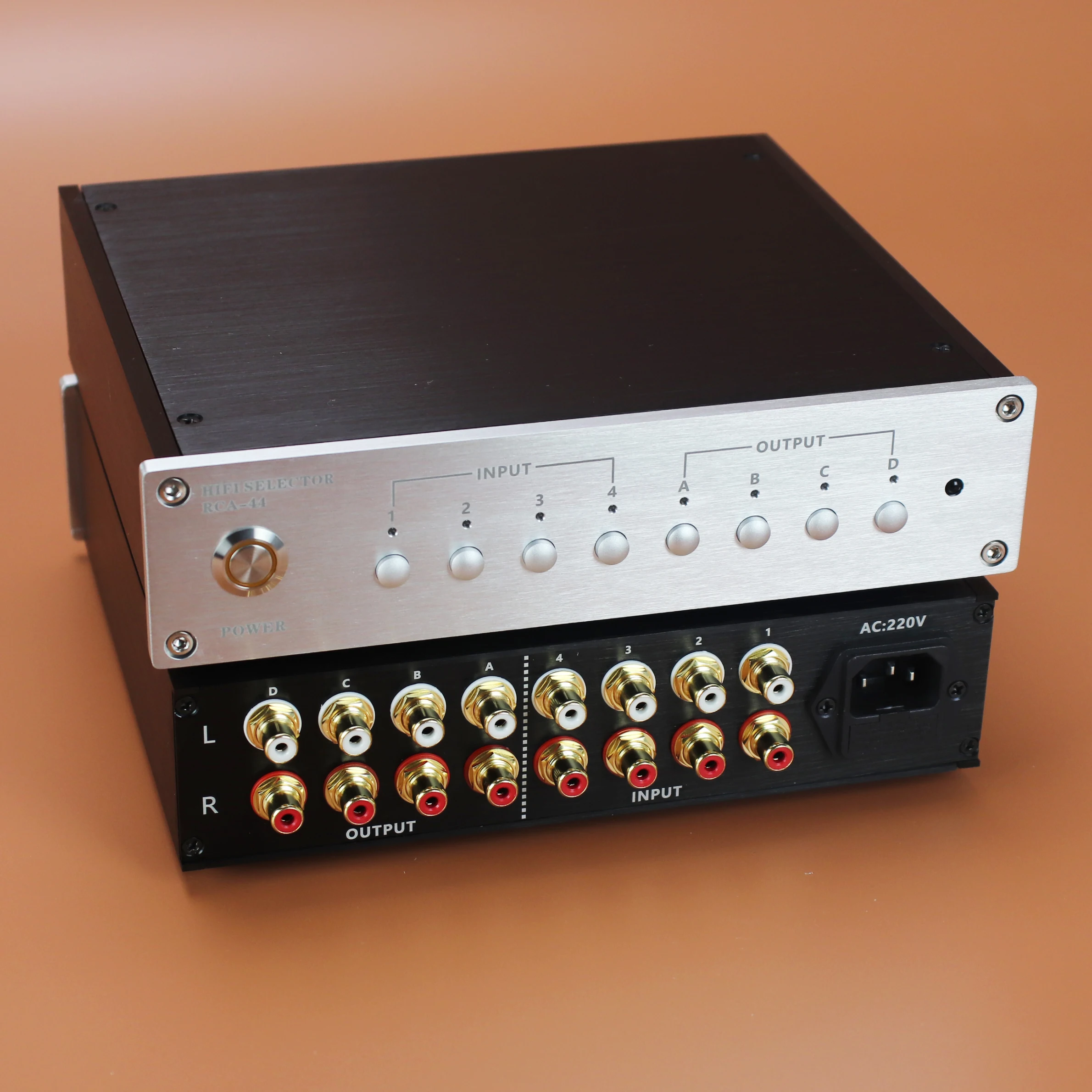 HIFI audio signal switch RCA high-end power amplifier switch 4 in and 4 out, two channels with remote control