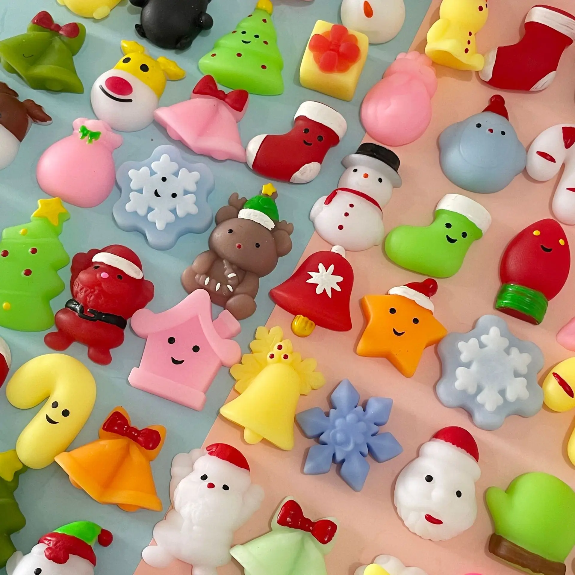 10Pcs Cute Snowman Christmas Tree Elk Snowflake Squeeze Slow Rebound Toy Cartoon Doll Christmas Stress Relief Pinch Kids Gift
