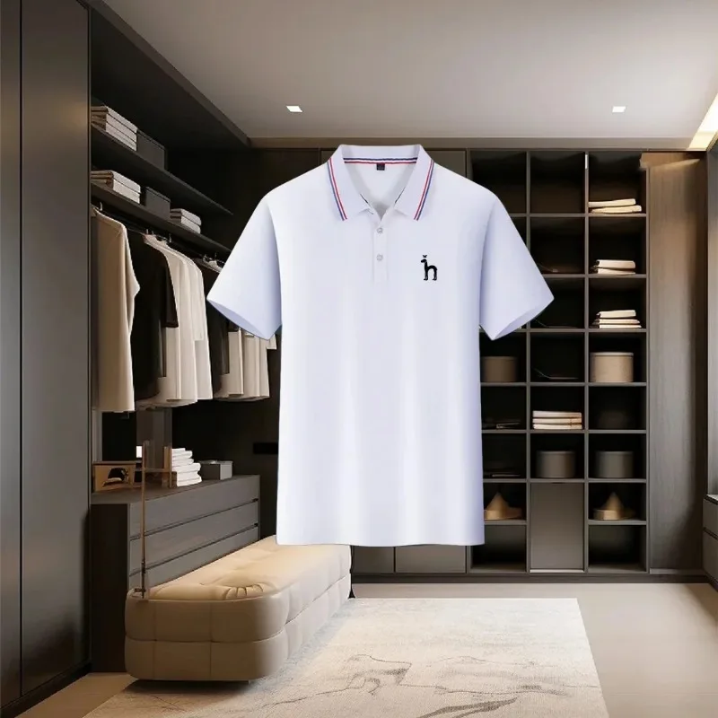 Polo de lujo para hombre, estilo lujoso, color blanco, transpirable, tela de seda helada, un estilo no convencional para la mayoría de las personas.