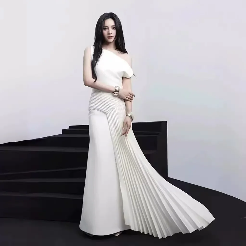 Runway Fashion Autumn Irregular Prom Party Long Dress Sexy Women Skew Collar Sleeveless Spliced Pleated Slim Waist Clothes Robe