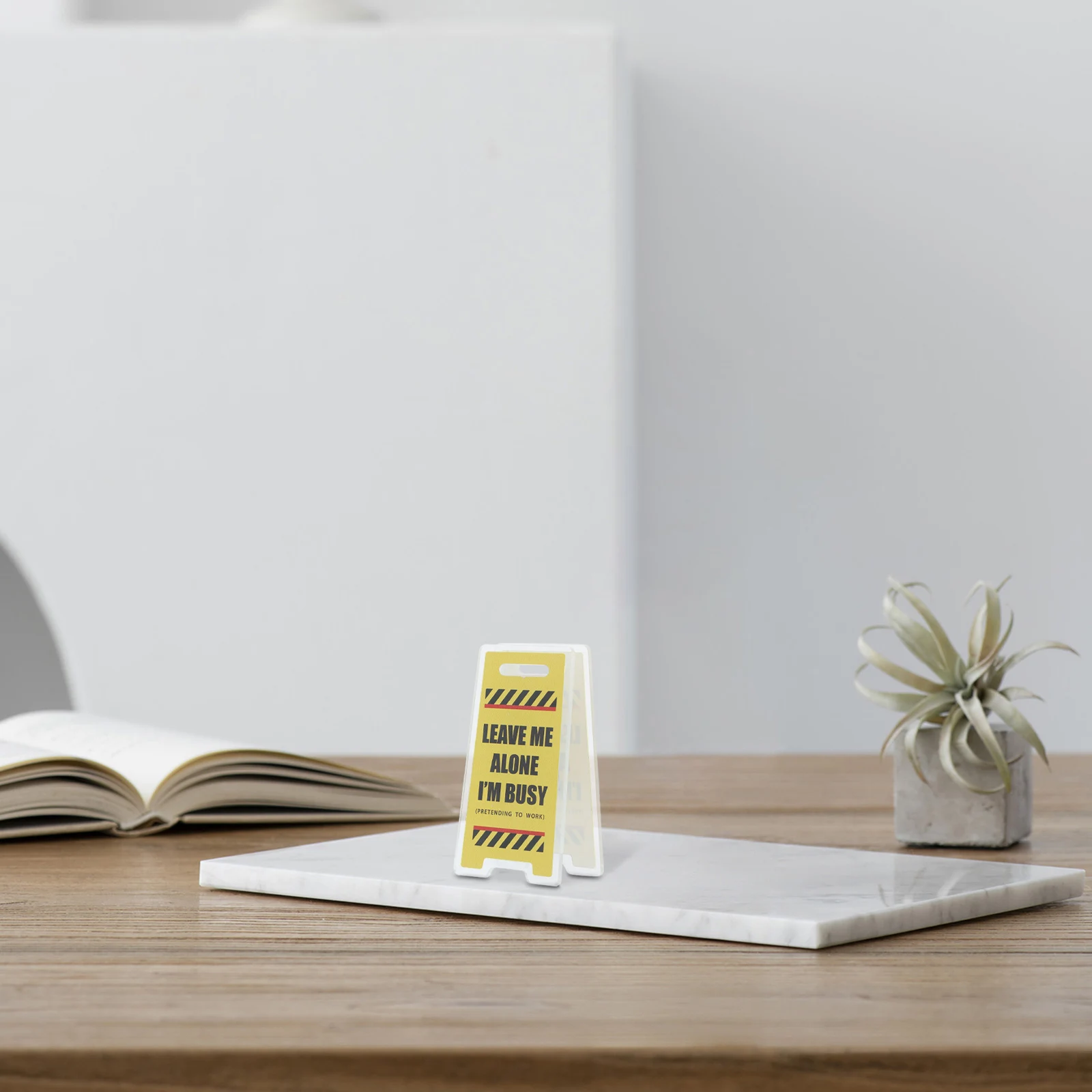 Рисунок 2 - акриловая подставка для заметок