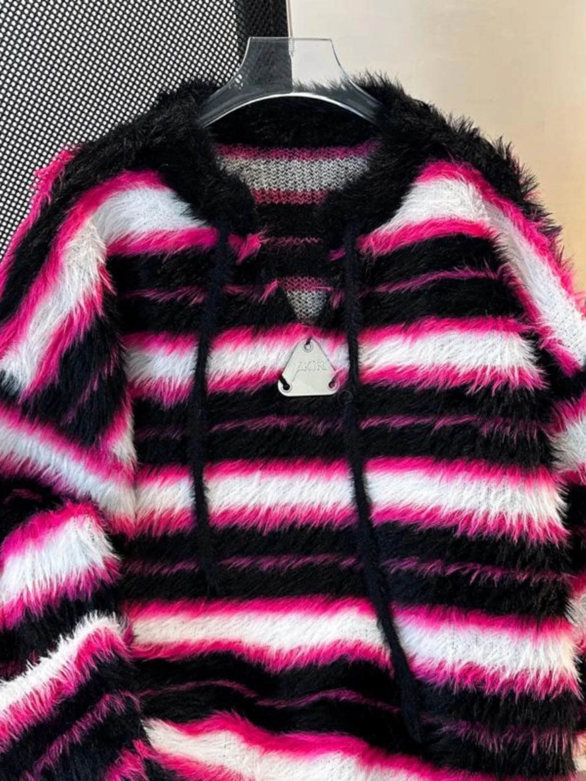 2025 가을 겨울 미국 레트로 스타일 남성 스트라이프 핑크 블랙 컬러 블록 루즈 캐주얼 데일리 니트 스웨터