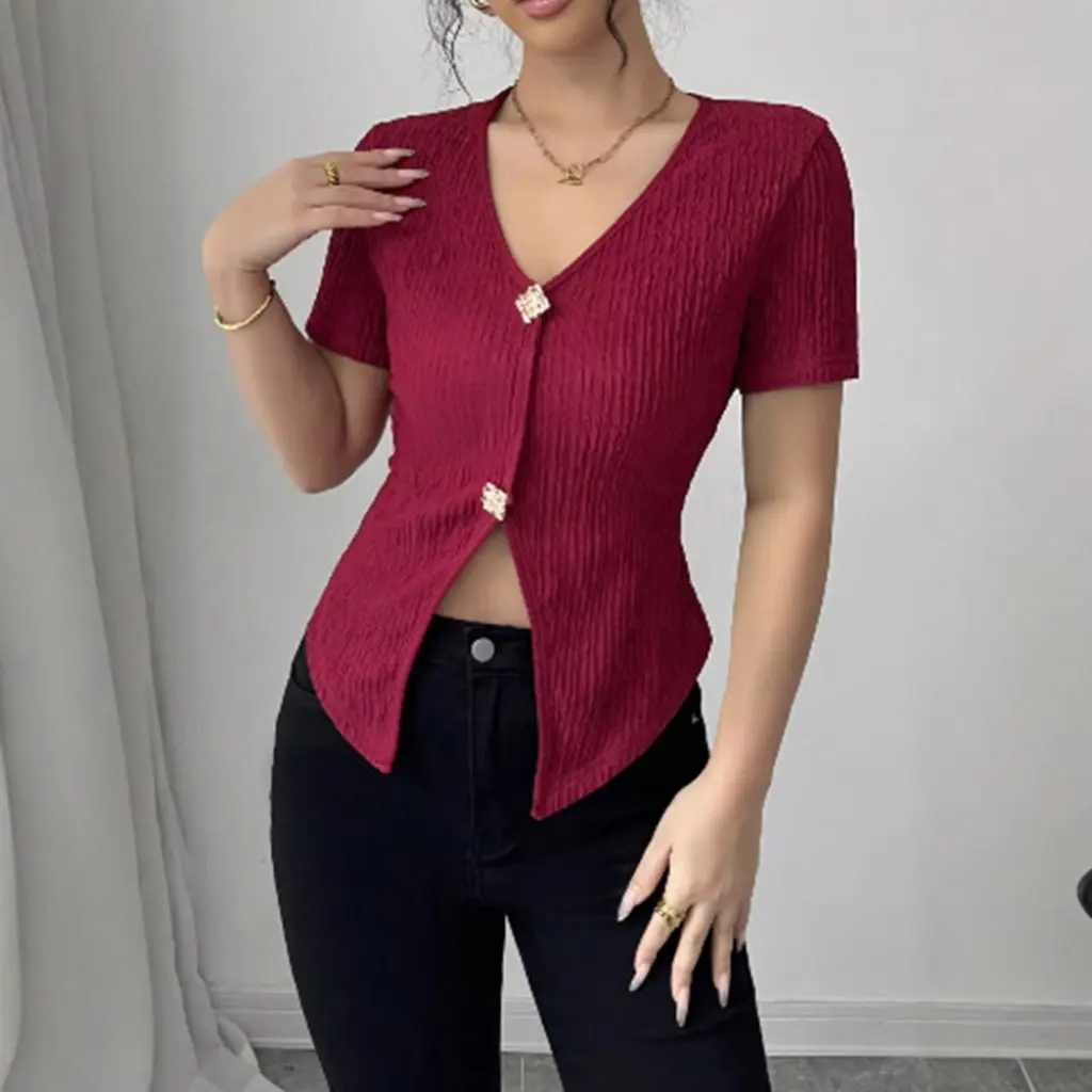 

Женская футболка с короткими рукавами в европейском и американском стиле, однотонная, модная, элегантная, с металлическими пуговицами, весна-осень