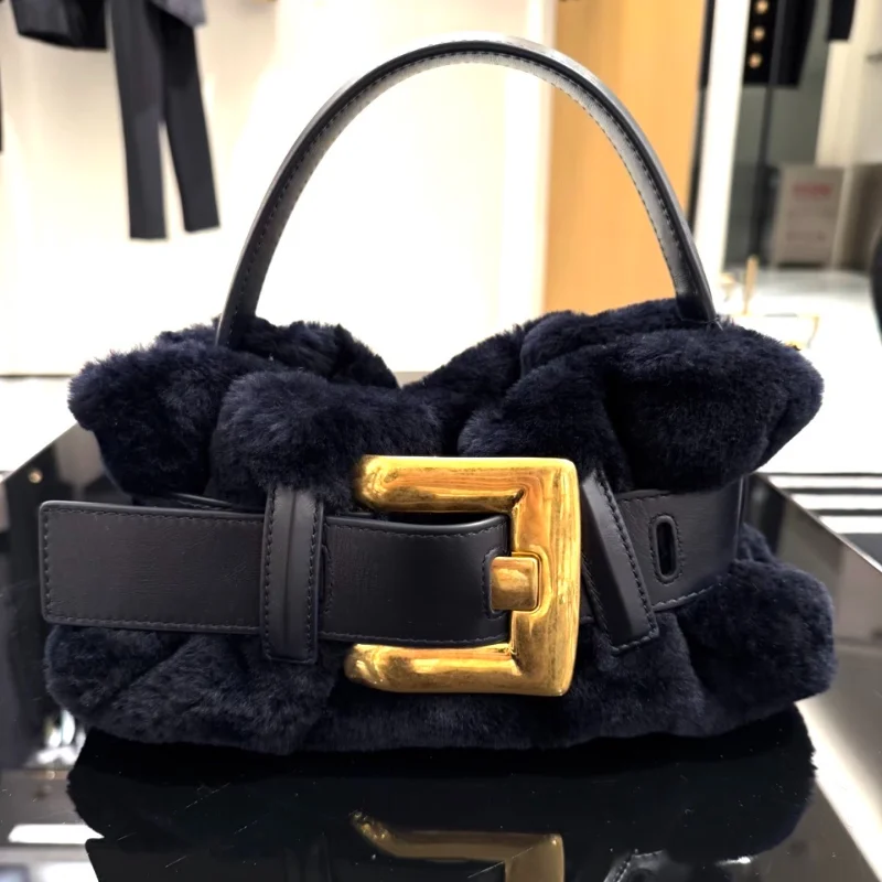 

Brand Faux Fur Handbag Vintage Metal Buckle Design Soft Pleate Winter Plush Shoulder Bag Women Fashion Luxury Chain Underarm Bag