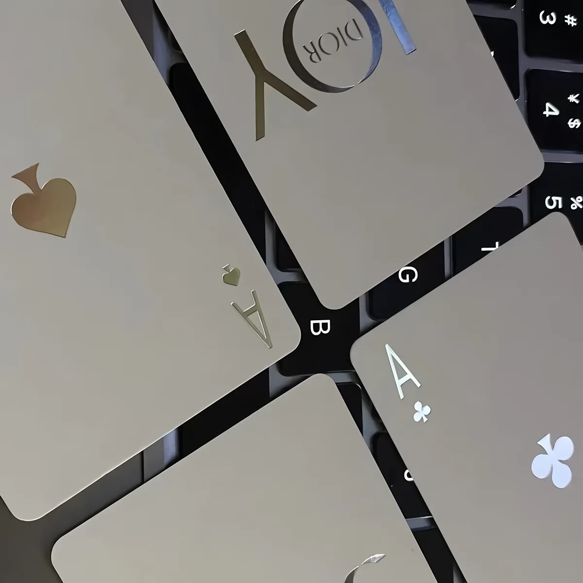 Luminous poker card set, high-quality cardboard, suitable for dormitories, gifts, and various holiday party activities