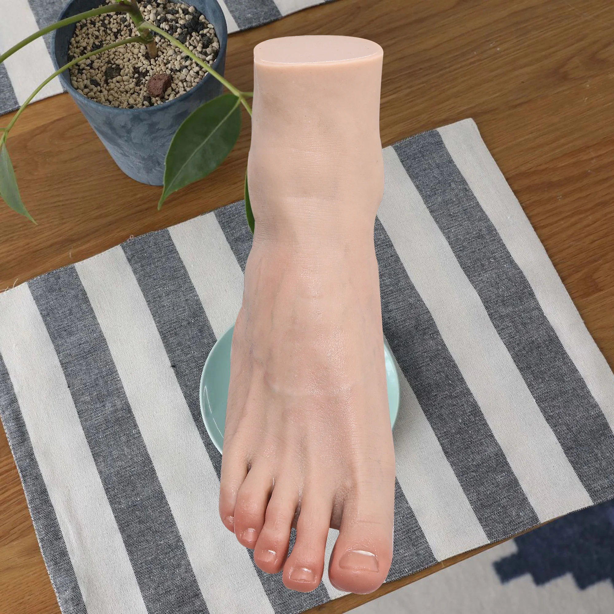 

Full Silicone Male Foot Model High Simulation Nail Practice Foot Mannequin Feet Fetish For Footjob Shoes Display Photograpy DZ41