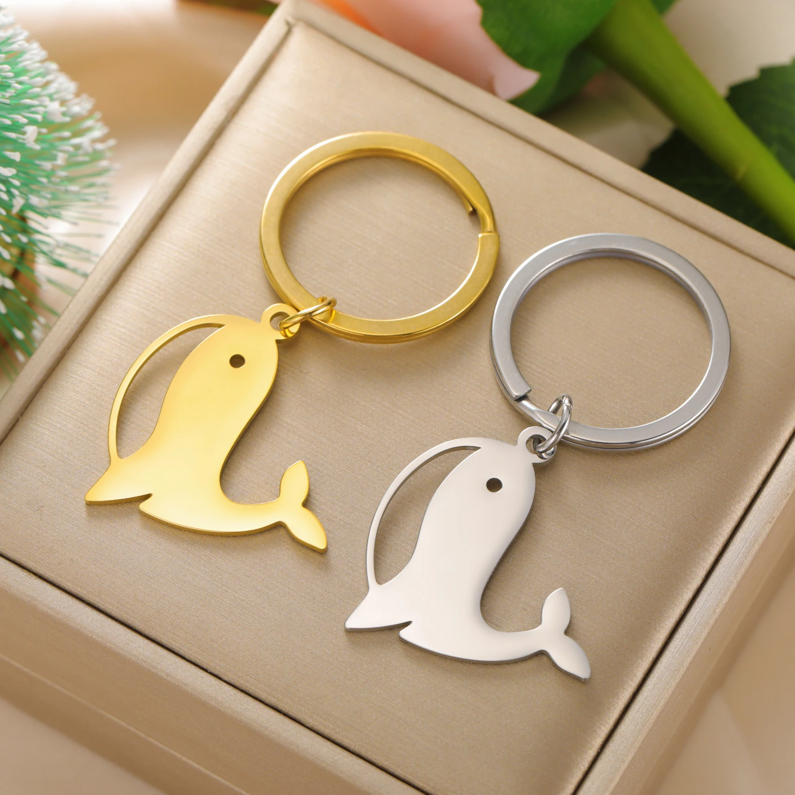Blue Whale Keychain Gift for Woman Men Couple Sea Ocean Fish Gold Color Pendant Metal Stainless Steel Bag Charm Jewelry