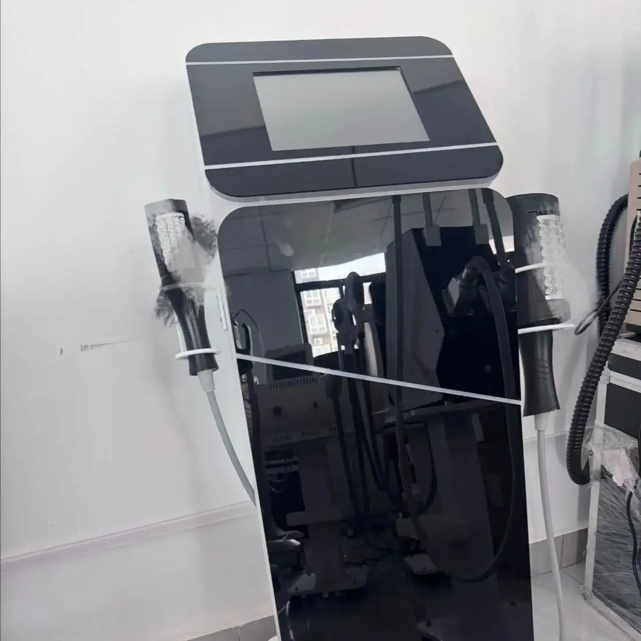 

Новейшая машина для коррекции фигуры, НОВАЯ машина 6500 Вт, RF EMS, массаж для создания идеальной кривой, сжигания жира, подтяжки бедер и стройности