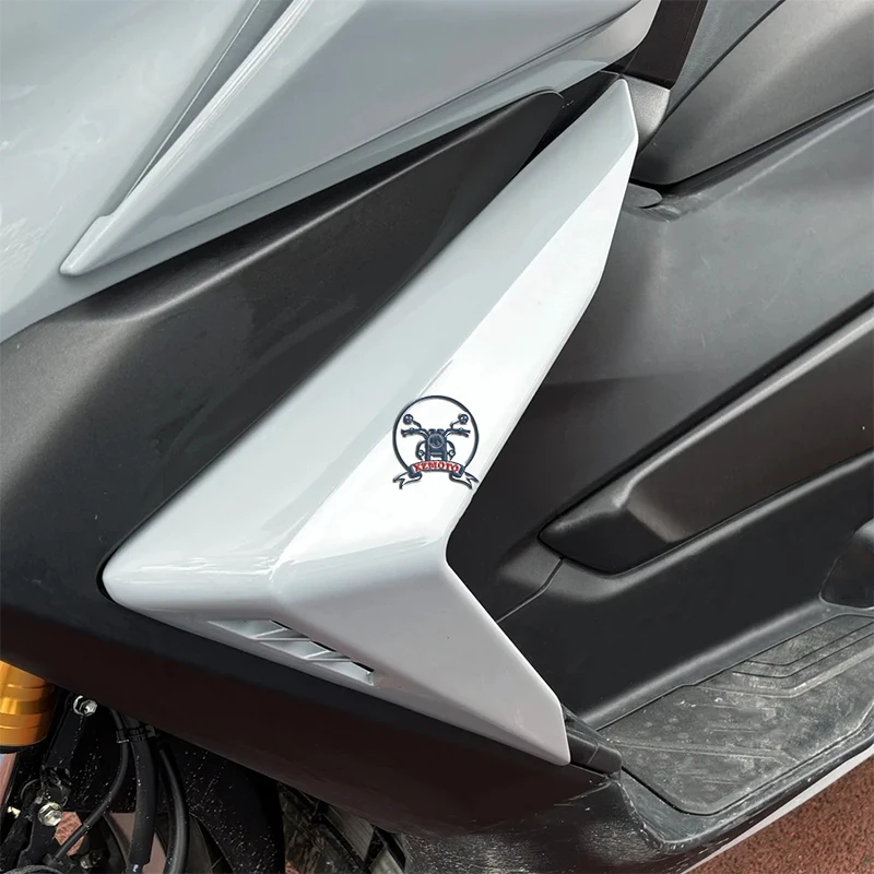 For Yamaha TMAX560 T MAX 560 T-MAX560 2025 New Motorcycle Right Left Leg Fairing Side Cover Wing Deflector Windshield Accessorie
