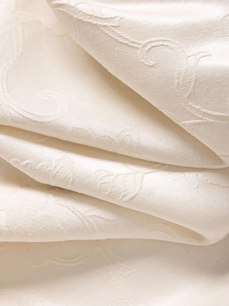 Women's Early Autumn New White Background Lantern Fruit 100% Natural Mulberry Silk Casual Straight Leg Pants