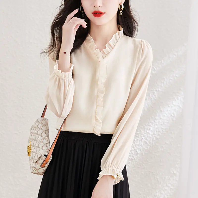 Black Fungus Edge V-neck Long Sleeved Chiffon Shirt for Women's Autumn Outfit New Chic and Western-style Small Shirt