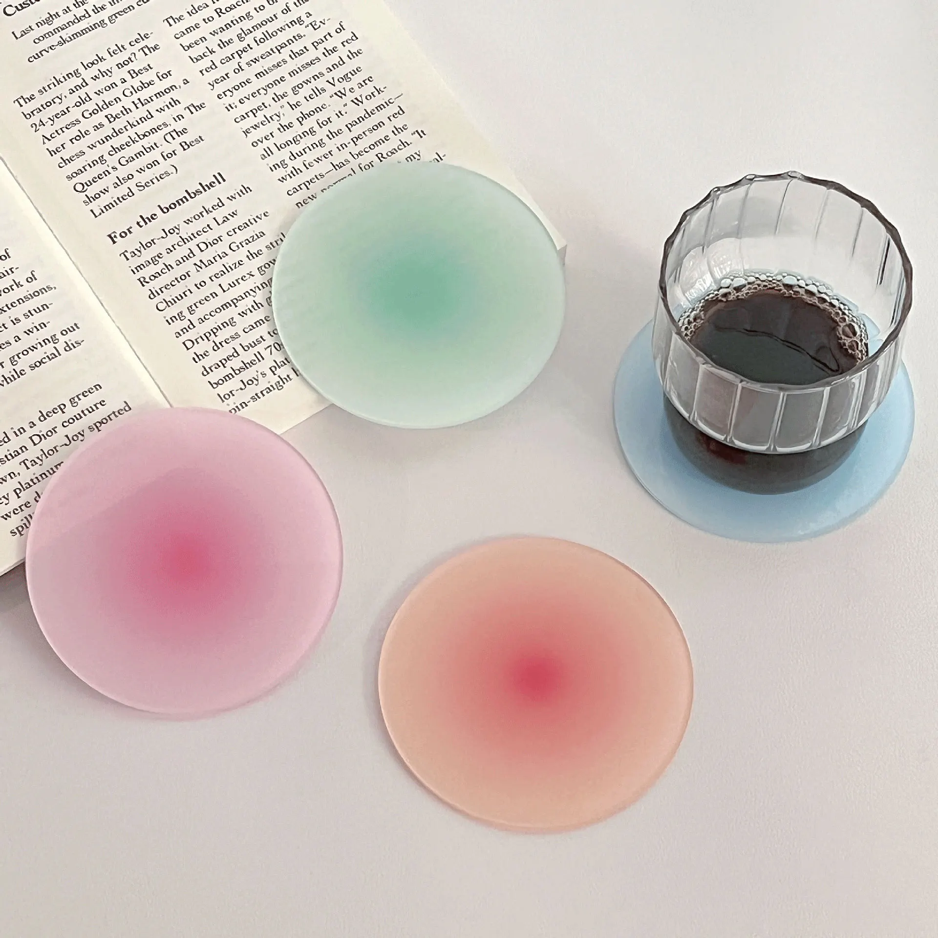 1PCS Gradient Color Drink Cup Coasters for Acrylic Round Heat Insulation Coffee Mugs Hot Pad Kitchen Tableware