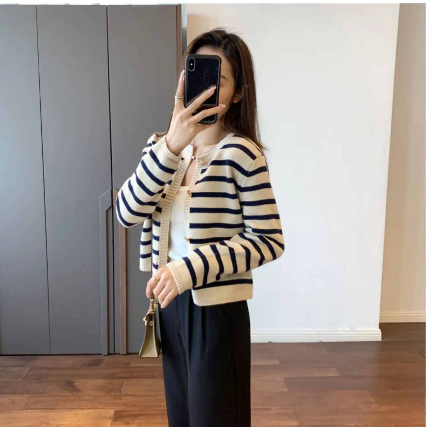 Korean Fashion Sweater Cardigan White Black Striped Knitted Sweater Women 2023 Winter Short Cardigan Long Sleeve Cardigan Female