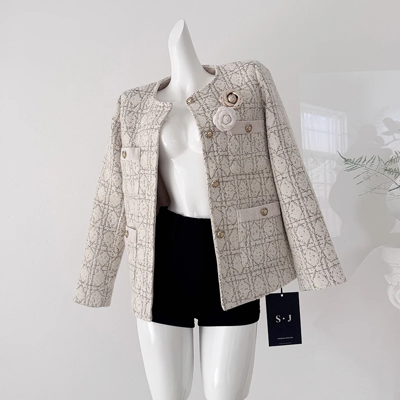 Elegant Wool Blend Blazer Tweed Blazers for Women Fall Winter Blazers Business Casual Button Tweed Suit Jacket with Camellia